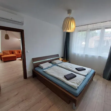 Apartamento útulný V 4 Bratislava